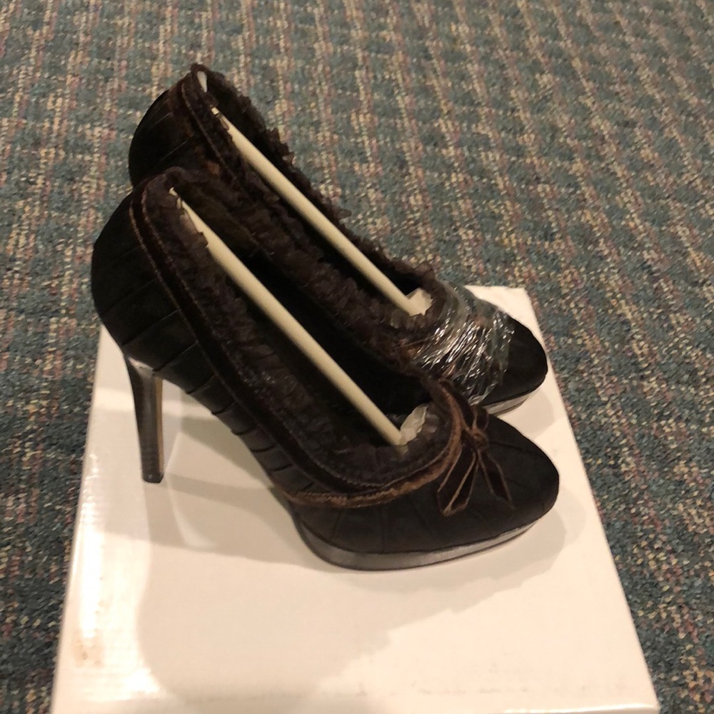 Wild Diva brown satin stilettos NIB. - Picture 3 of 7
